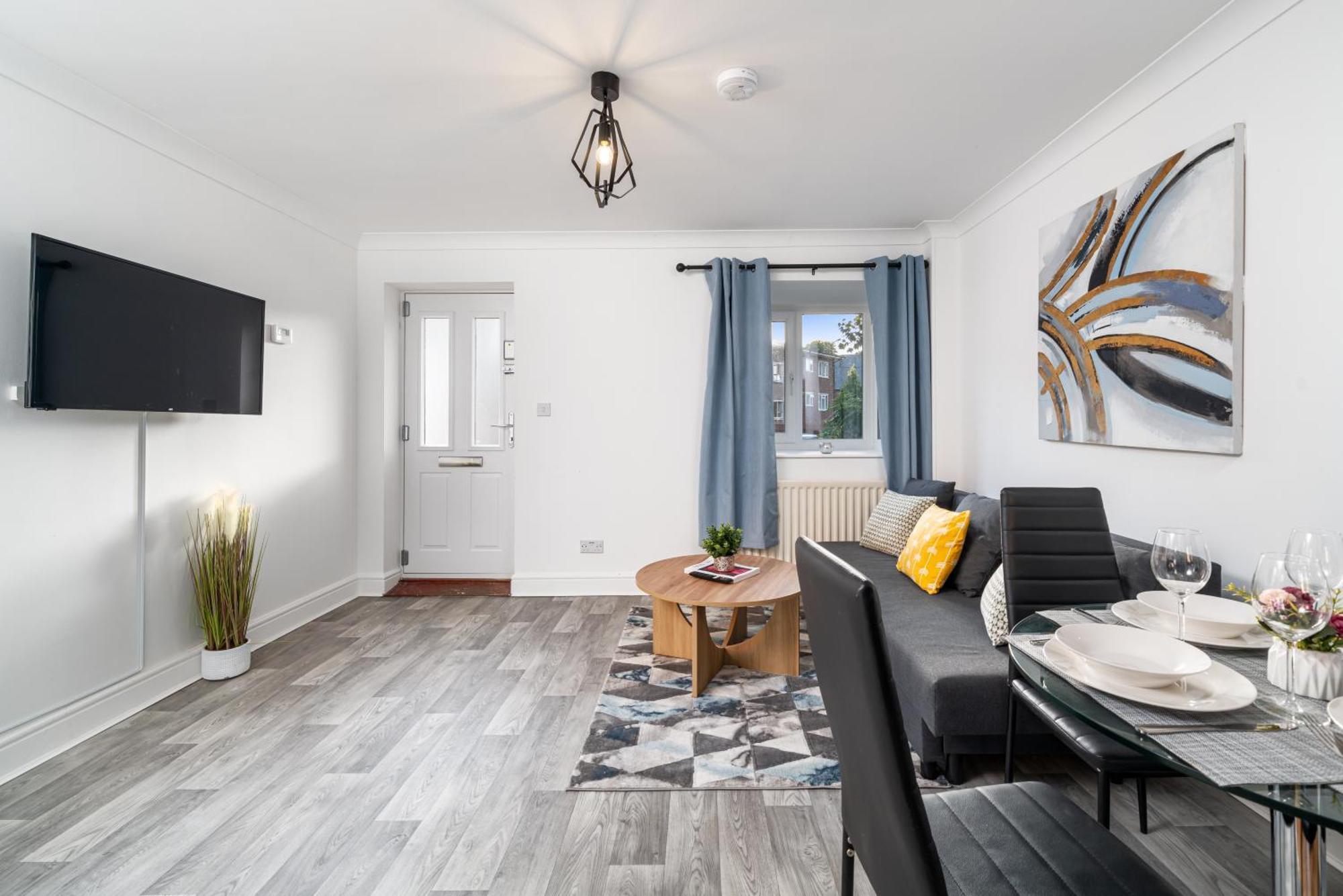 Cozy 3 Bed House With Garden & Parking In Rochester, Kent Mins To Train Station, Wifi Rochester  Eksteriør billede