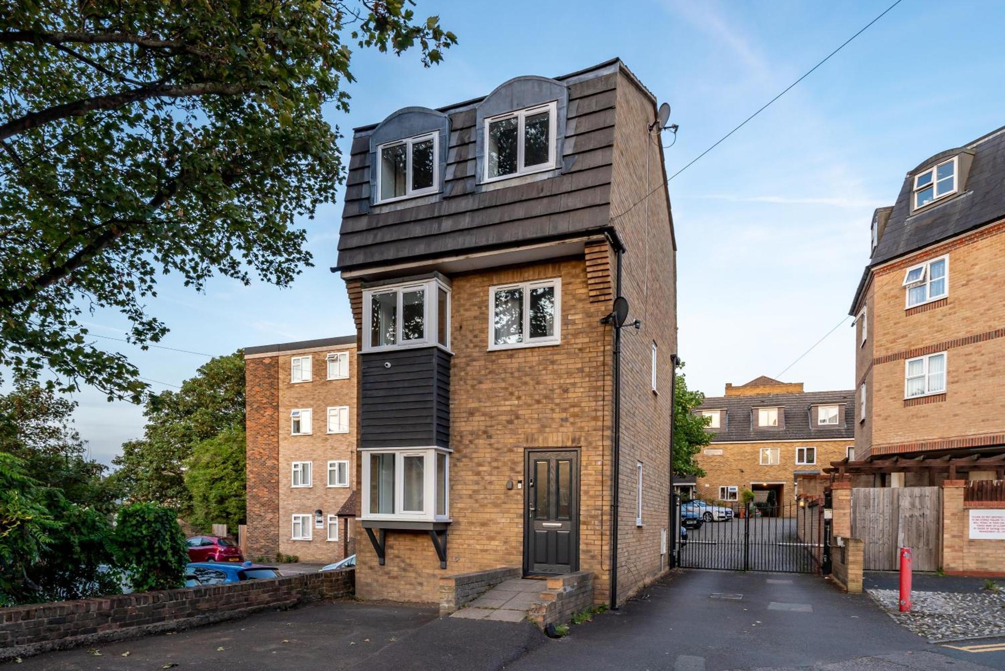 Cozy 3 Bed House With Garden & Parking In Rochester, Kent Mins To Train Station, Wifi Rochester  Eksteriør billede